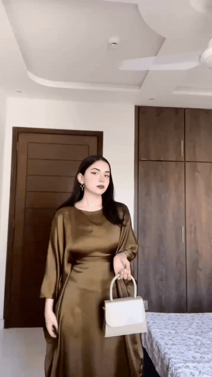 Regal Aura Premium Arabic Silk Kaftan